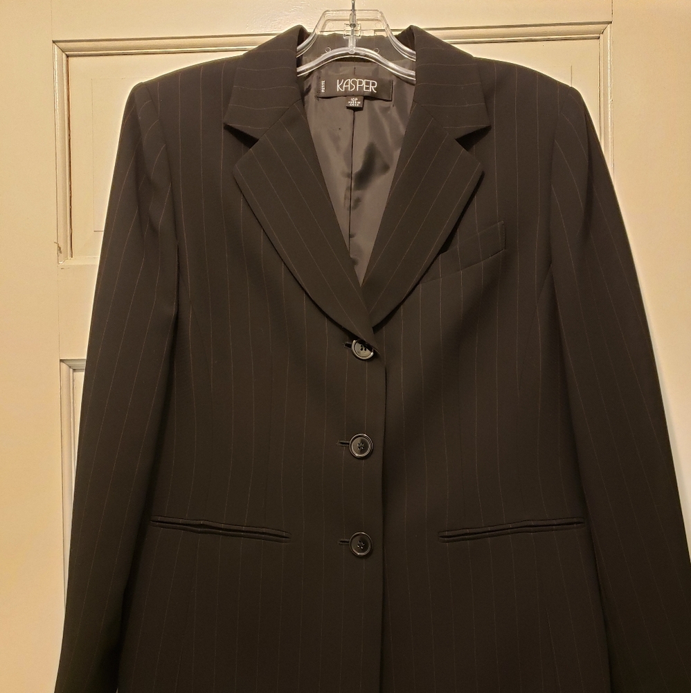Kasper 2-piece Pin Stripe Suit Sz 10P